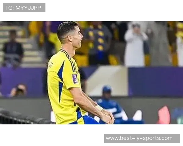 利雅得胜利遭遇失误对手禁区前抢断后远射精彩破门